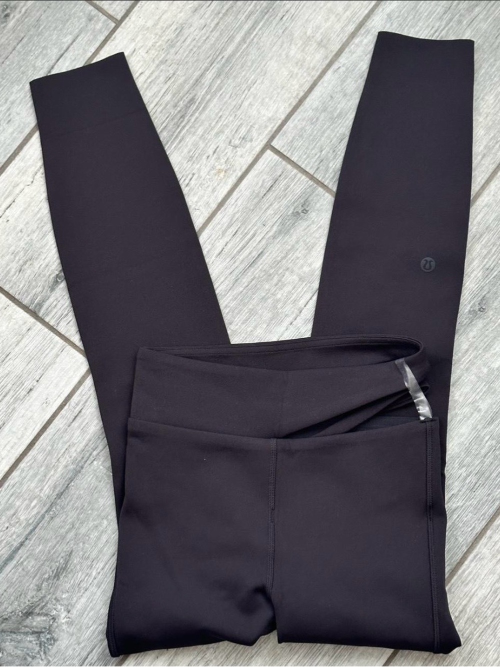 Lululemon Cut-Out Set - Picture 2 of 7